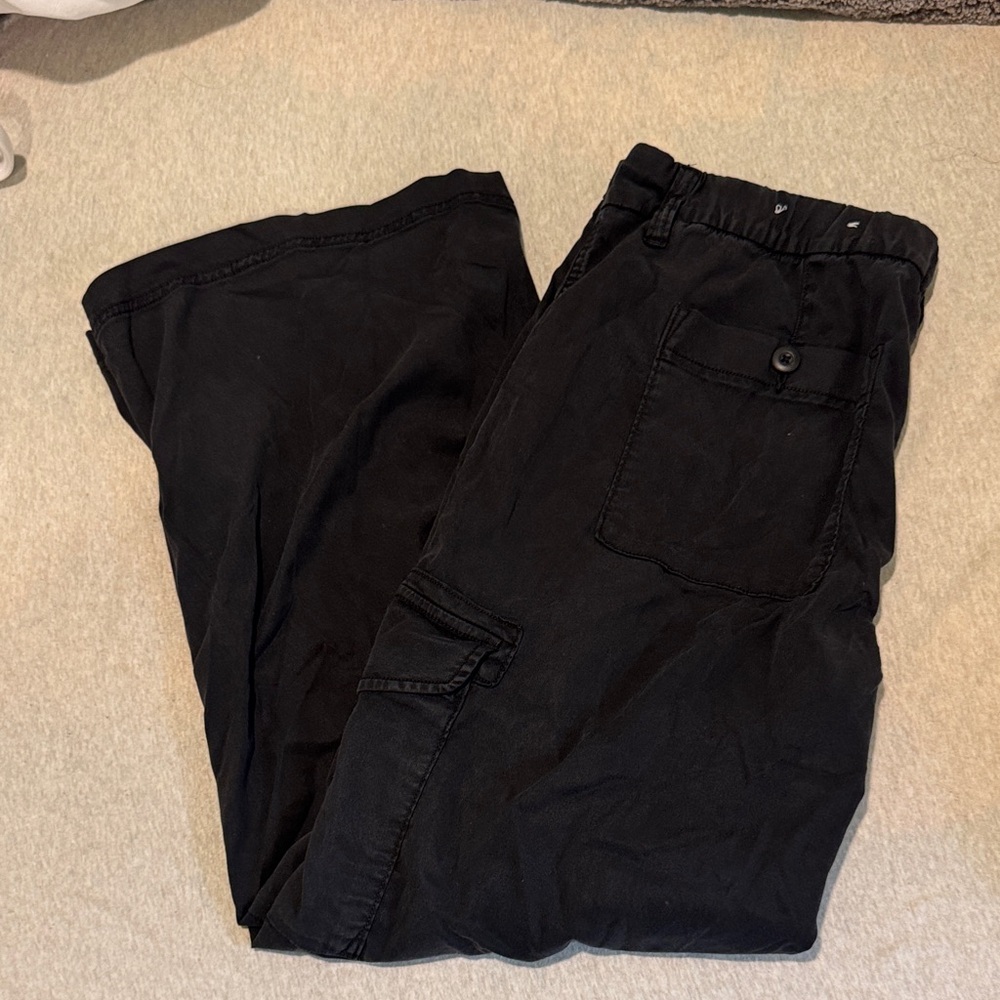 American Eagle Outfitters Black Cargo Pants Short